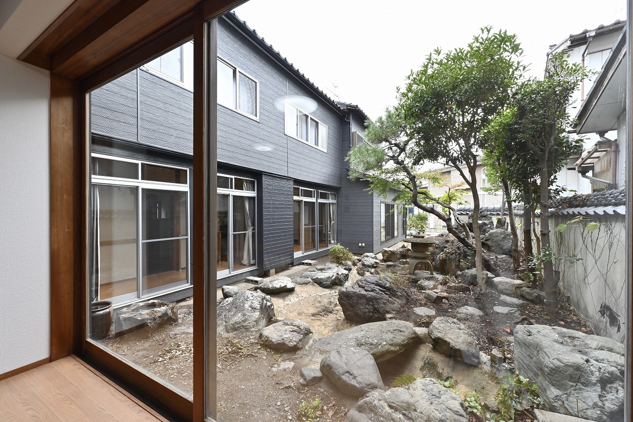 江南区亀田新明町4丁目 中古住宅 8LD+K - 