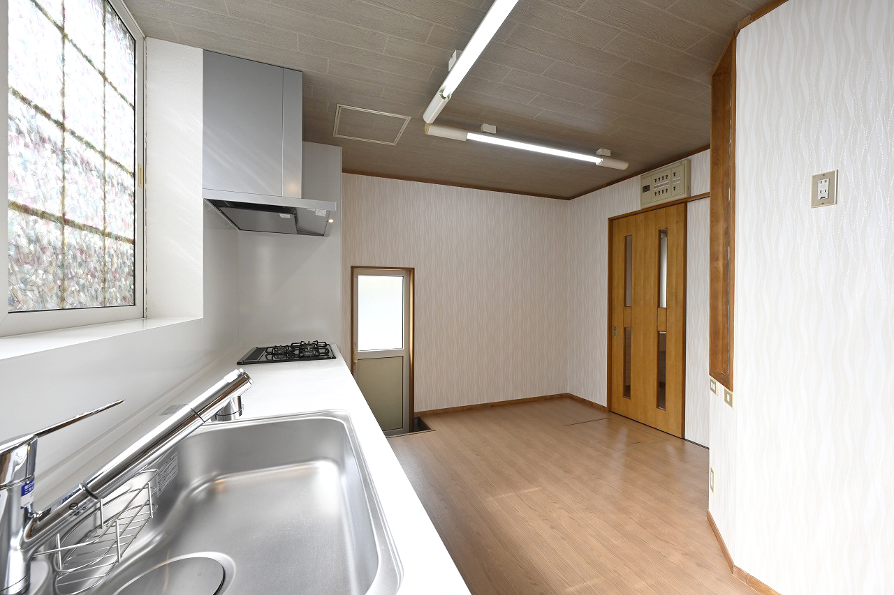 江南区亀田新明町4丁目 中古住宅 8LD+K - 