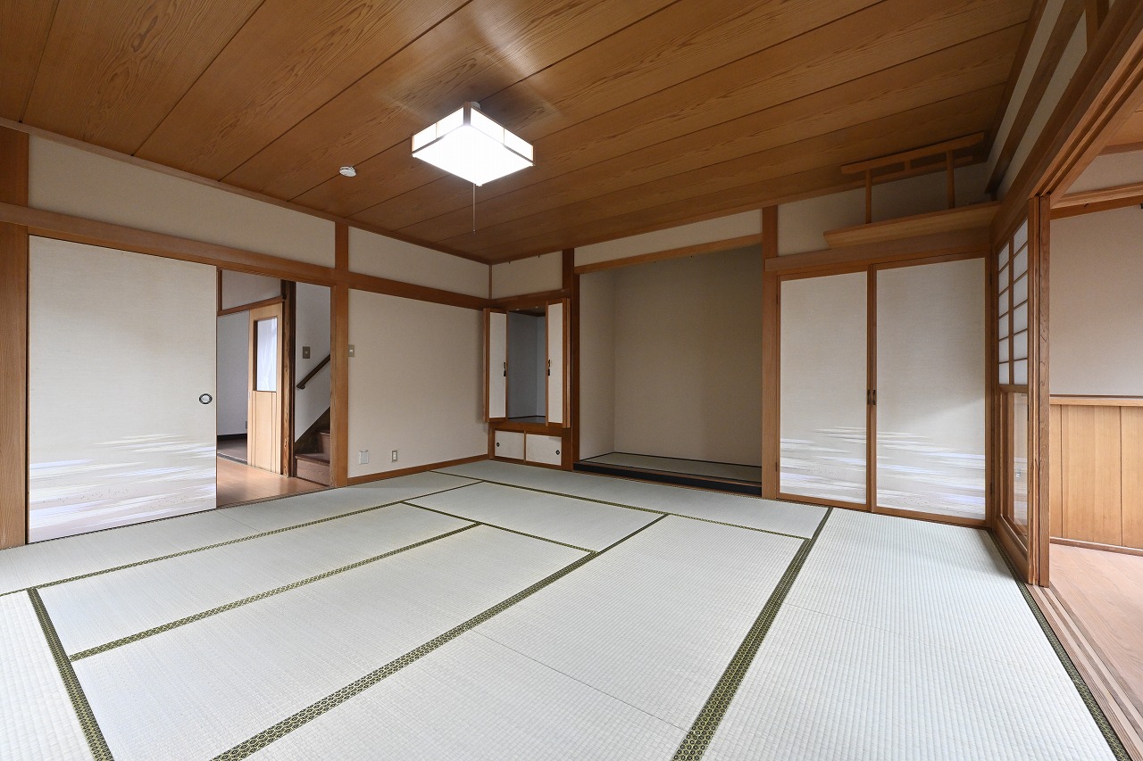江南区亀田新明町4丁目 中古住宅 8LD+K - 