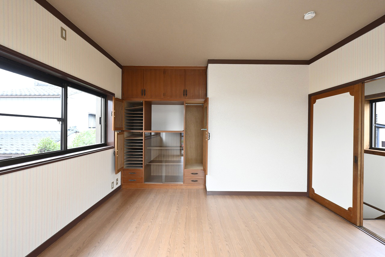 江南区亀田新明町4丁目 中古住宅 8LD+K - 