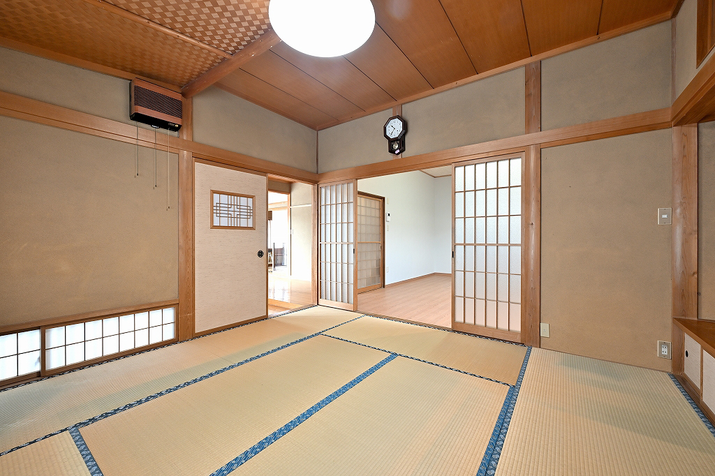 新潟県新発田市大栄町4丁目 中古住宅 6DK - 