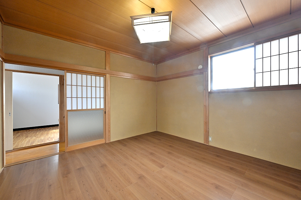 新潟県新発田市大栄町4丁目 中古住宅 6DK - 