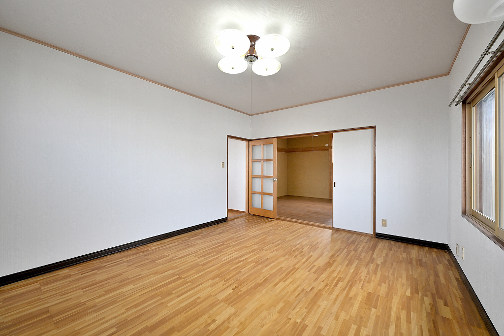 新潟県新発田市大栄町4丁目 中古住宅 6DK - 