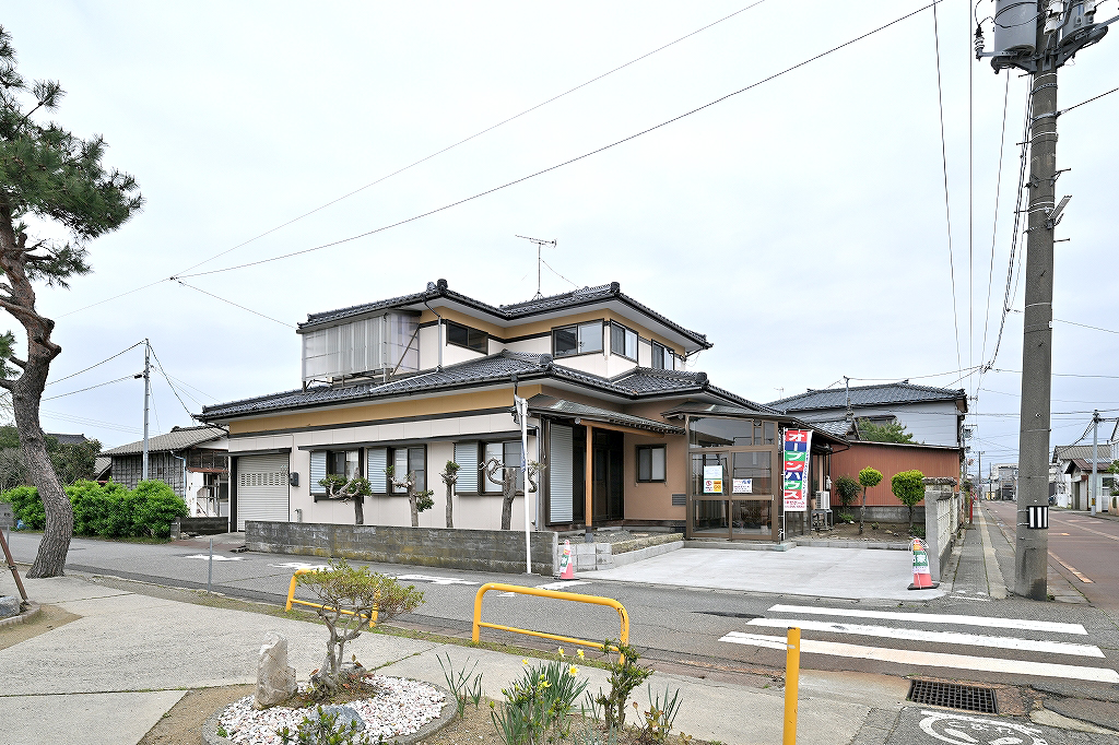 新潟県新発田市大栄町4丁目 中古住宅 6DK - 