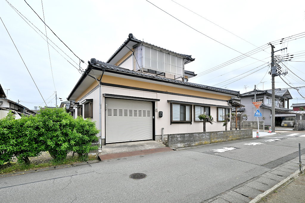 新潟県新発田市大栄町4丁目 中古住宅 6DK - 