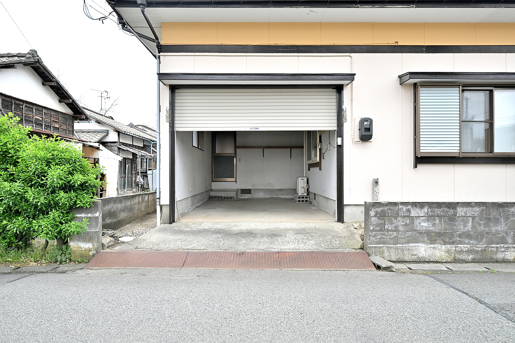 新潟県新発田市大栄町4丁目 中古住宅 6DK - 