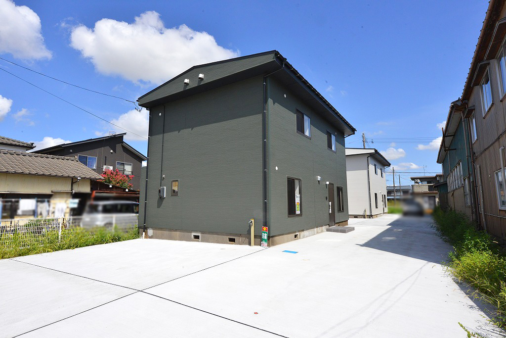 新潟県燕市水道町4丁目A棟 - 