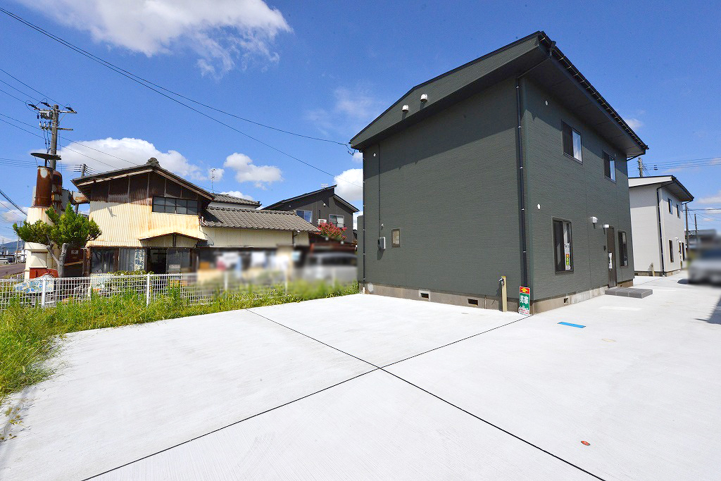 新潟県燕市水道町4丁目A棟 - 